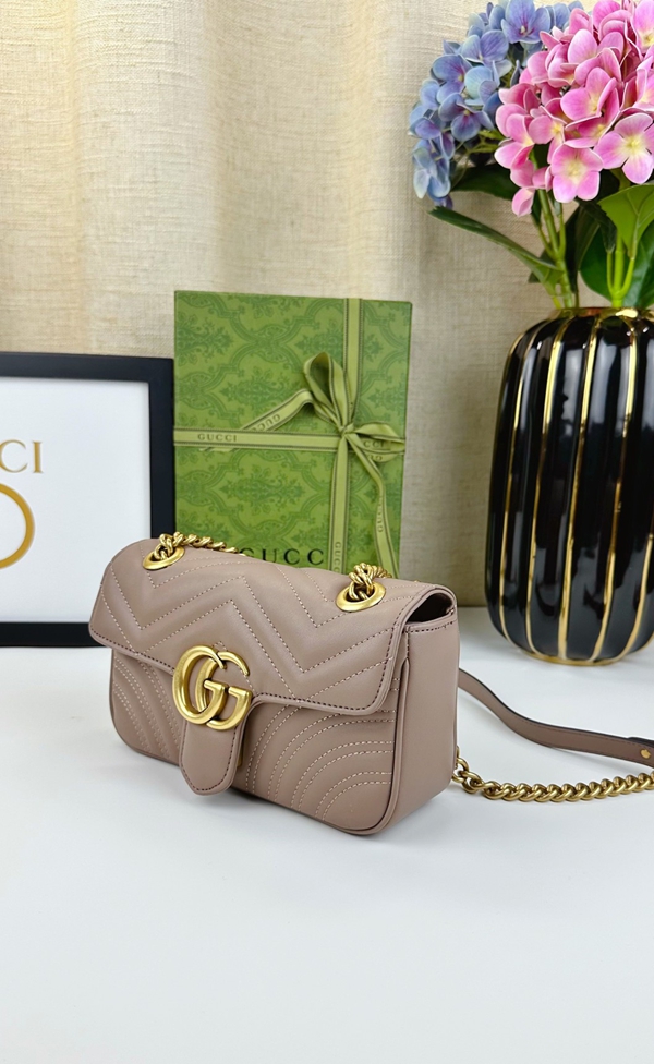 激安グッチバッグコピー側面デザイン